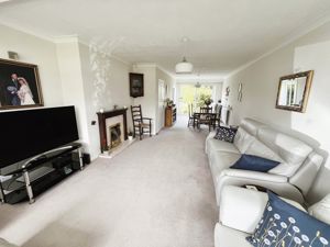 Lounge- click for photo gallery